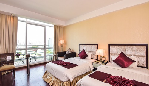 Deluxe Twin Room - Free Two Ways Airport Transfer