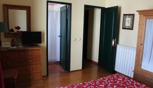 Habitación con 1 cama doble o 2 individuales, terraza, vistas a la montaña