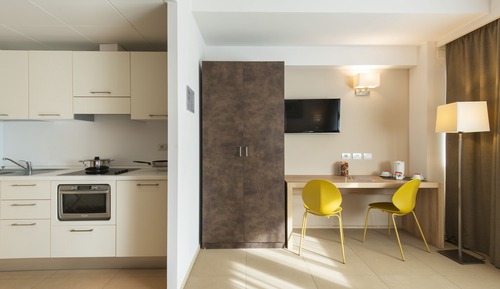 Habitación ejecutiva doble de uso individual, cocina básica