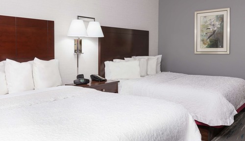 Habitación, 2 camas de matrimonio, accesible para personas con discapacidad (Hearing)