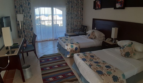 Habitación superior, vistas al jardín