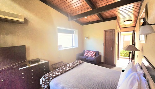 Estudio, en la zona del patio