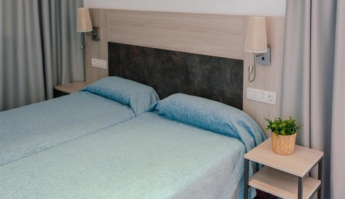 Habitación triple (2 Adults)