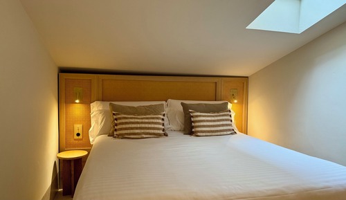 Habitación estándar doble abuhardillada reformada