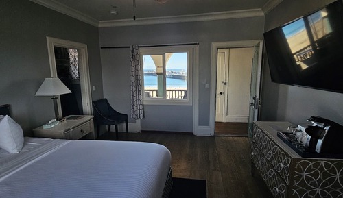 Signature King Bed, Ocean View