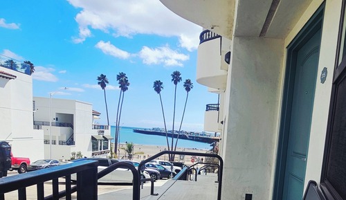 Newly Renovated 2 Queens, Street View