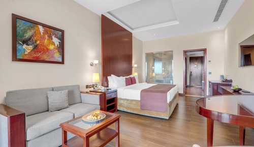 Suite, 1 cama de matrimonio grande, vistas a la piscina (Royal Savoy Suite with Lounge Access )