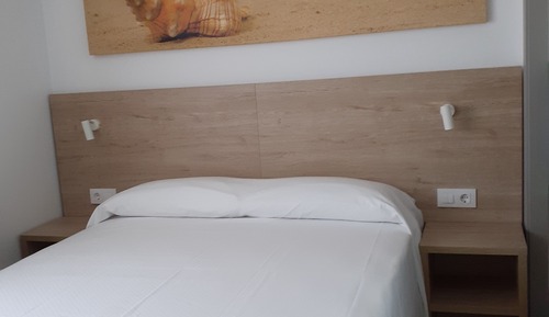 Habitación básica con 1 cama doble o 2 individuales, terraza (2 people)