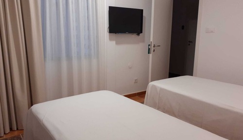 Habitación con 1 cama doble o 2 individuales, vistas al patio, en la zona del patio (2 people)