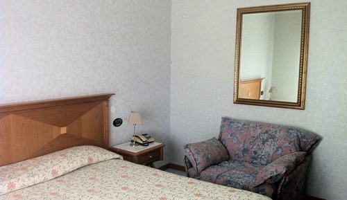 Habitación clásica con 1 cama doble o 2 individuales