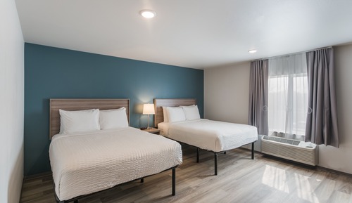 Habitación, 2 camas de matrimonio, accesible para personas con discapacidad (Accessible Tub)