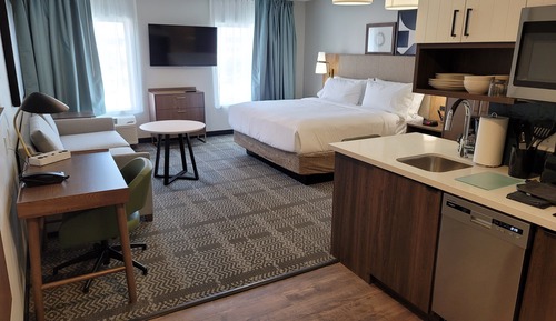 Suite estudio, 1 cama de matrimonio grande, cocina básica