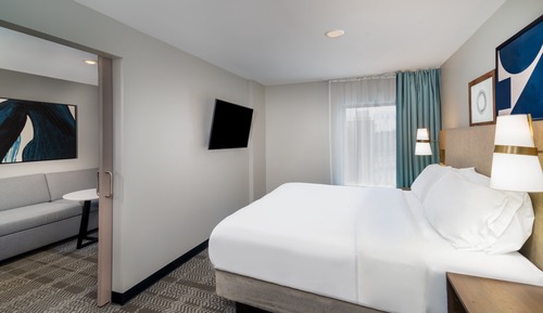 Suite, 1 cama de matrimonio grande (Comms, Transfer Shower)