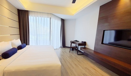 Habitación Deluxe, 1 cama de matrimonio grande, vistas a la ciudad