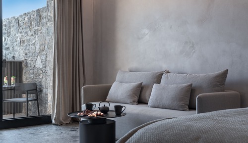 ZOE Junior Suite with Plunge Pool and Partial Sea View