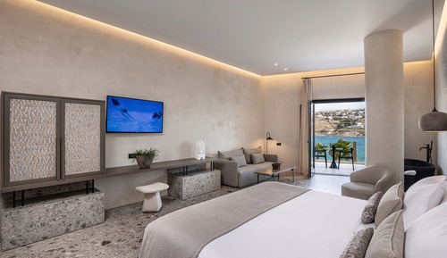 CHRONOS Suite with Jacuzzi and Sea View