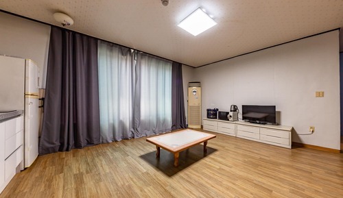 Room (Independent Condo Pension - No cancel)
