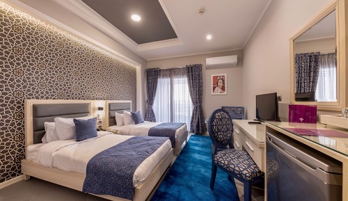 Habitación básica con 2 camas individuales