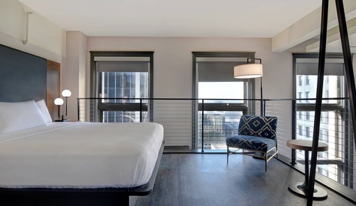 Suite, varias camas, vistas a la ciudad (Hearing Accessible)