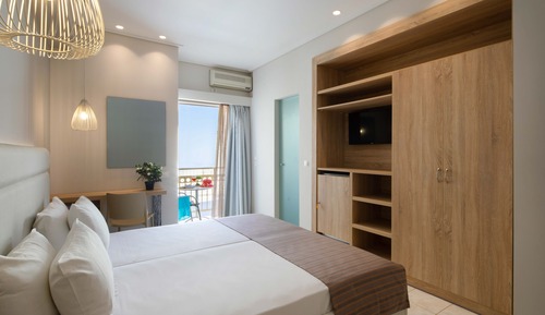 Habitación superior con 1 cama doble o 2 individuales