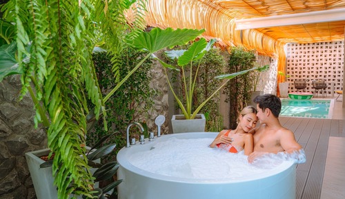 Family Room, 4 Bedrooms