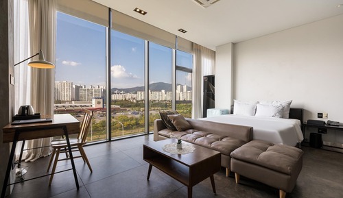 Room (Penthouse city view breakfast PKG bre)