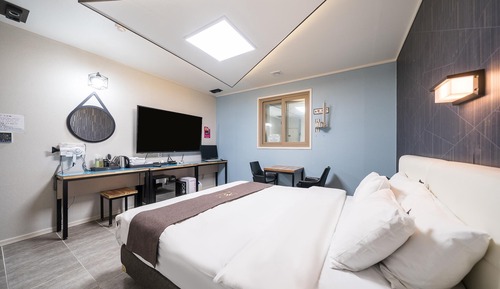 Room (Premium(spa whirlpool-no smoking & 75)