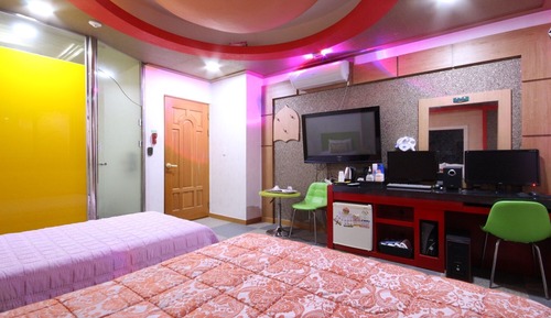 Room (Suite Twin room (Queen + Single))