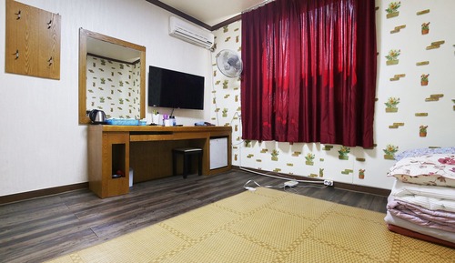 Room (Ondol (Deluxe))