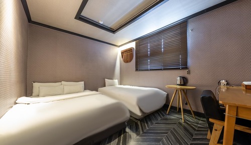 Room (Twin(King+Single Air purifierNETFLIX))