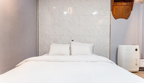 Room (Standard B - Room Random (NETFLIX ava)