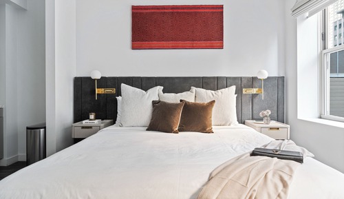 Estudio clásico, 1 cama de matrimonio grande, cocina básica