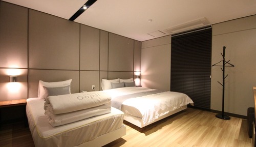 Room (Special Twin (Double Bed + Single Bed)