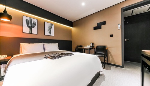 Room (Standard Room - Main Building (Netfli)