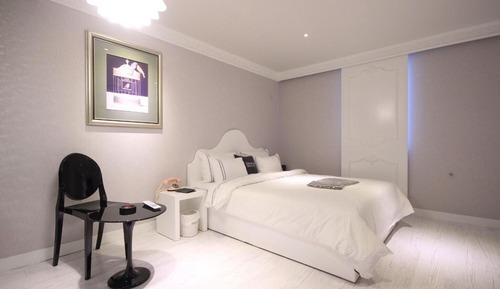 Room (Deluxe room)