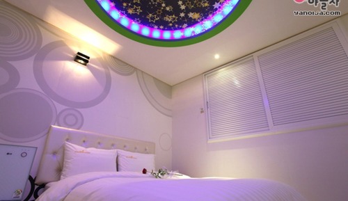 Room (Double Bed (Netflix Styler))