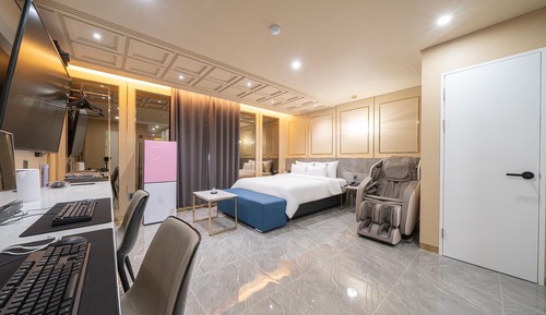 Room (royal suite (11 pyeong 75-inch TV Lau)
