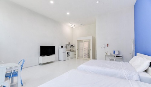 Room (4 person room 304)