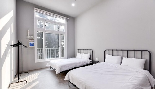 Room (8-person two-room No 305)