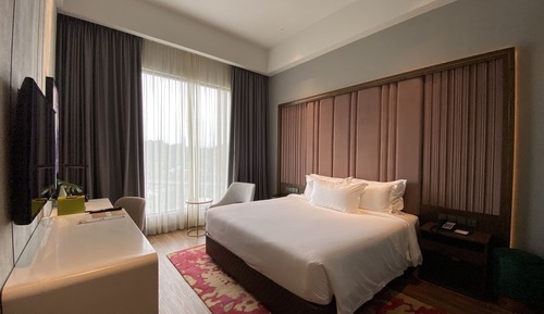 Habitación Deluxe, 1 cama de matrimonio grande, vistas a la piscina