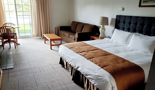 Waterfront King Patio 1st Floor