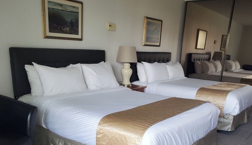 Waterfront Double Queen Patio 1st Floor