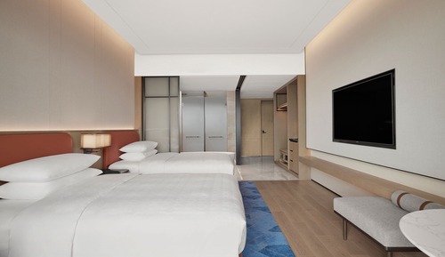 Habitación Deluxe, 2 camas dobles, balcón, vistas a la ciudad