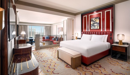 Newly Remodeled Luxury King Suite with Prestige Club Lounge Access