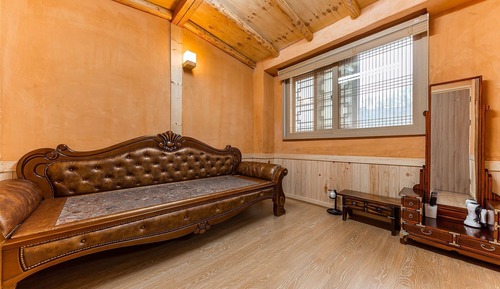 Room (Family Room (2 rooms Ondol Cypress Be)