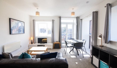 Apartamento, baño privado, vistas a la ciudad (No 45)