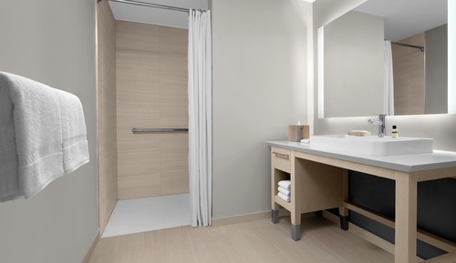 Estudio, 1 cama de matrimonio grande, vistas a la ciudad (Mobility Accessible, Roll-In Shower)