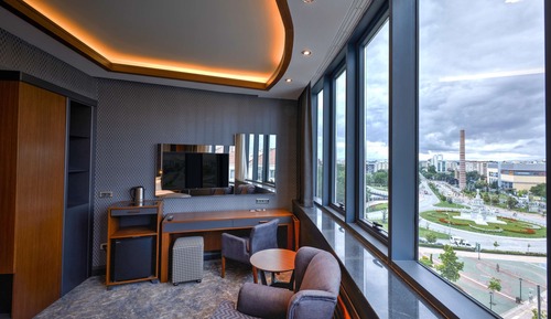 Habitación superior (Square View)