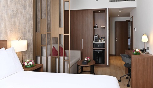 Suite estudio junior, 1 cama de matrimonio grande con sofá cama