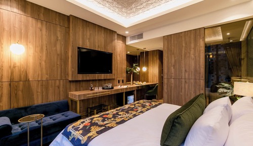 King Suite - High Floor